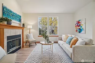 22727 NE 4th Pl, Sammamish, WA 98074 - Photo 4