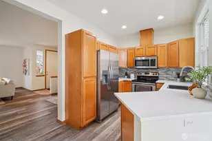 22727 NE 4th Pl, Sammamish, WA 98074 - Photo 12