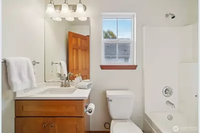 22727 NE 4th Place #117, Sammamish, WA 98074 - Photo 24