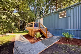 1995 NE Sipes Ln, Bremerton, WA 98311 - Photo 2