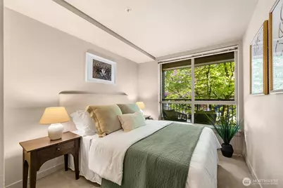 1420 E Pine Street #E203, Seattle, WA 98122 - Photo 16