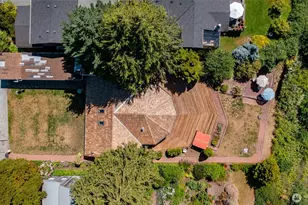 10 Edgewater Dr, Camano Island, WA 98282 - Photo 4