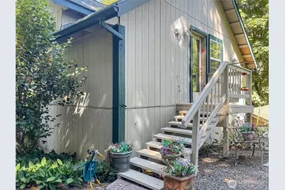 890 W Wynwood Drive, Shelton, WA 98584 - Photo 2