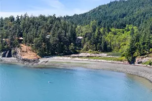 7541 Holiday Blvd, Anacortes, WA 98221 - Photo 4