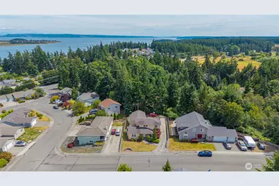 2140 SW Vista Park Drive, Oak Harbor, WA 98277 - Photo 36