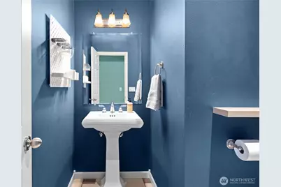 2140 SW Vista Park Drive, Oak Harbor, WA 98277 - Photo 18