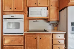 2120 Seaview Street W, University Place, WA 98466 - Photo 10