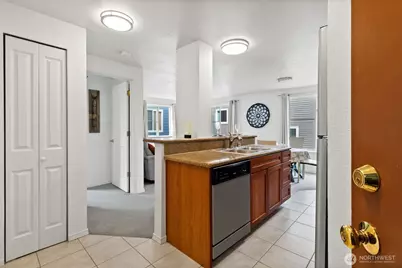 300 10th Avenue #B310, Seattle, WA 98122 - Photo 8