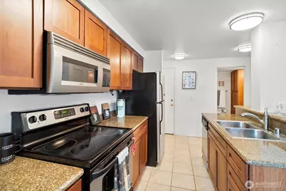 300 10th Avenue #B310, Seattle, WA 98122 - Photo 4