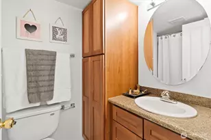 300 10th Ave, Seattle, WA 98122 - Photo 14