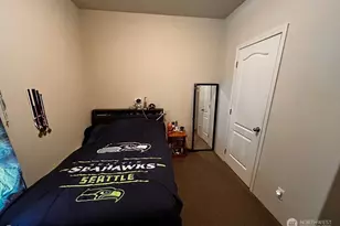 1720 Maple Ln, Kent, WA 98031 - Photo 14