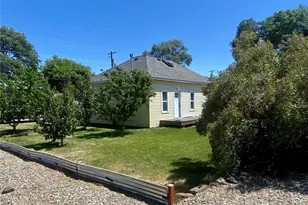 418 N Pacific St, Ellensburg, WA 98926 - Photo 2