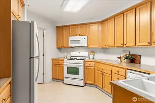 8500 Main St, Edmonds, WA 98026 - Photo 10