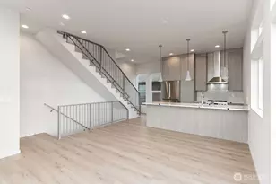 2921 Franklin Ave E, Seattle, WA 98102 - Photo 6