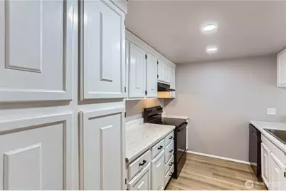 7435 Old Redmond Rd #325, Redmond, WA 98052 - Photo 10