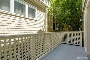 917 18th Ave, Seattle, WA 98122 - Photo 30