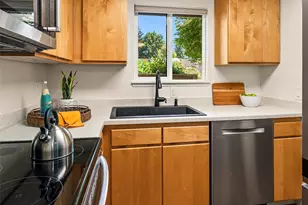 10037 NE 138th Pl, Kirkland, WA 98034 - Photo 8