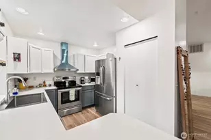 90 E Treasure Island Dr, Allyn, WA 98524 - Photo 10