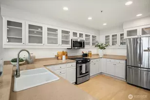 2400 8th Ave N, Seattle, WA 98109 - Photo 14