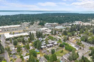 1323 N 185th St, Shoreline, WA 98133 - Photo 10