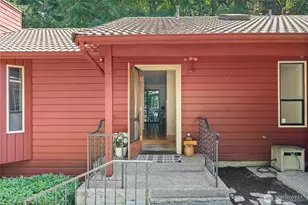 781 NE Woods Pl, Bremerton, WA 98311 - Photo 4