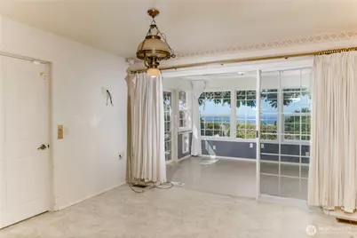 518 S Liberty Street Ct, Port Angeles, WA 98362 - Photo 6