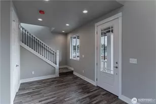 18911 Eagle Ridge Dr E, Bonney Lake, WA 98391 - Photo 2