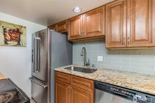 1800 Taylor Ave N, Seattle, WA 98109 - Photo 8