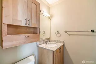1800 Taylor Ave N, Seattle, WA 98109 - Photo 18