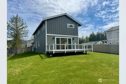 225 N 54th Place, Mount Vernon, WA 98273 - Photo 2