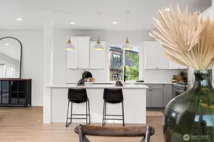 225 N 54th Pl, Mount Vernon, WA 98273 - Photo 4