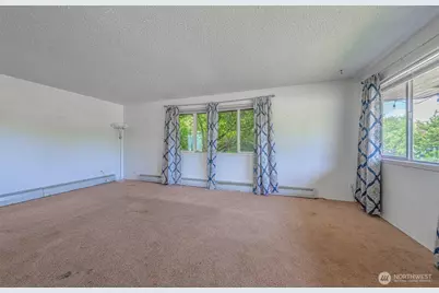 5735 NE 8th Street, Renton, WA 98059 - Photo 8