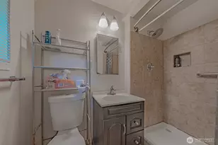 5735 NE 8th St, Renton, WA 98059 - Photo 28