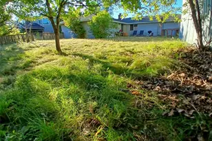 5735 NE 8th St, Renton, WA 98059 - Photo 38