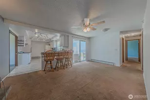 5735 NE 8th St, Renton, WA 98059 - Photo 18