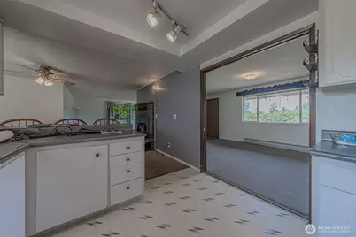 5735 NE 8th Street, Renton, WA 98059 - Photo 16