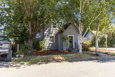 546 4th Avenue SW, Castle Rock, WA 98611 - Photo 2