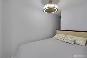 425 Vine St, Seattle, WA 98121 - Photo 10