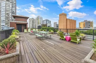 425 Vine St, Seattle, WA 98121 - Photo 16