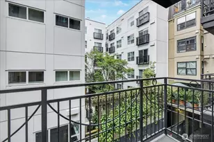 425 Vine St, Seattle, WA 98121 - Photo 10