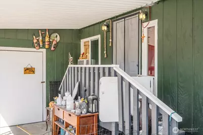 214 Holcomb Avenue #B8, Kelso, WA 98626 - Photo 4