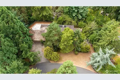 2305 88th Avenue NE, Clyde Hill, WA 98004 - Photo 18