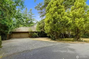 2305 88th Ave NE, Clyde Hill, WA 98004 - Photo 2