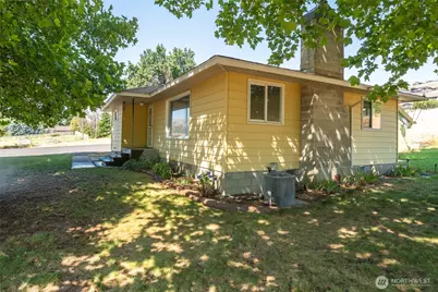 2731 Sunset Highway, East Wenatchee, WA 98802 - Photo 2
