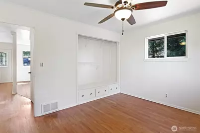 1521 Lake Avenue S, Renton, WA 98055 - Photo 14