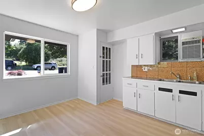 1521 Lake Avenue S, Renton, WA 98055 - Photo 12