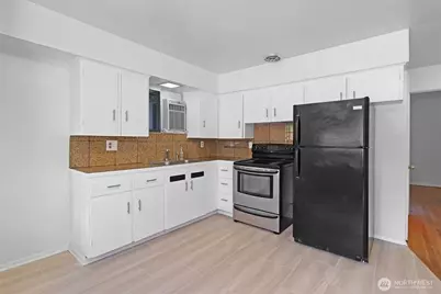 1521 Lake Avenue S, Renton, WA 98055 - Photo 10