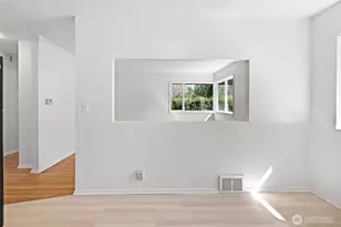 1521 Lake Ave S, Renton, WA 98055 - Photo 8