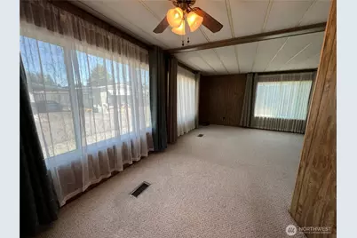 7508 47th Avenue NE #6, Marysville, WA 98270 - Photo 2