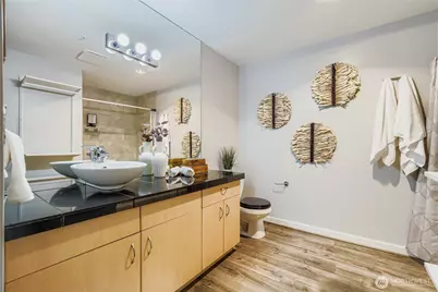 103 Bellevue Avenue E #102, Seattle, WA 98102 - Photo 10